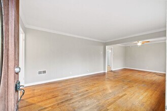 1052 Forrest Dr in Clarksville, TN - Building Photo - Building Photo