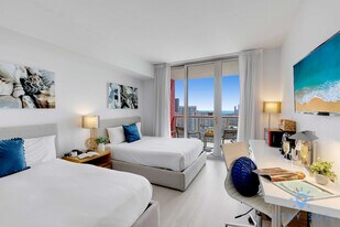 2602 E Hallandale Beach Blvd in Hallandale Beach, FL - Building Photo