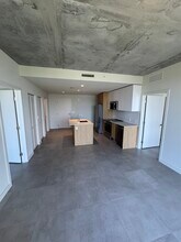 138 NW 31st St, Unit C2 in Miami, FL - Foto de edificio - Building Photo