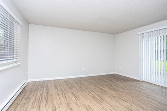 Madison at River's Edge Apartments in Auburn, WA - Foto de edificio - Interior Photo