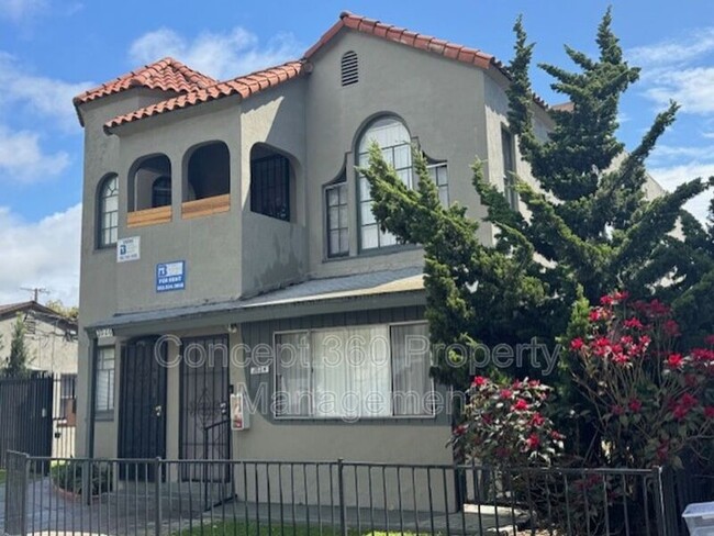 property at 2028 Chestnut Ave