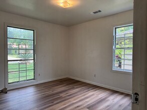 5726 Lakefield Dr in Houston, TX - Building Photo - Building Photo