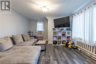 67 McCalla Dr in St Catharines, ON - Building Photo - Building Photo