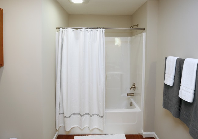 Redwood Noblesville Webster Drive in Noblesville, IN - Foto de edificio - Interior Photo