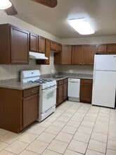 Villas by the Lake Apartments in Vernon Hills, IL - Building Photo - Building Photo