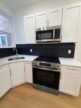 1325 Kerbaugh St, Unit B in Philadelphia, PA - Building Photo - Building Photo