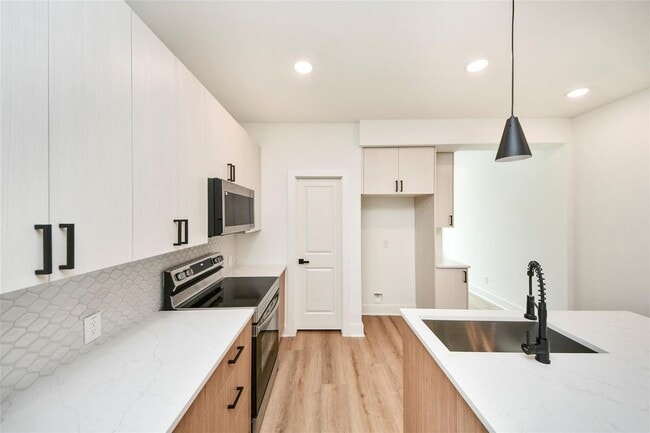 932 South Ln in Houston, TX - Building Photo - Building Photo