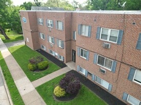 Weymouth Court Apartments in Philadelphia, PA - Building Photo