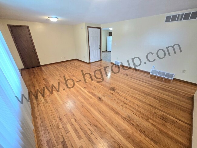 8059 27th Ave in Kenosha, WI - Foto de edificio - Building Photo