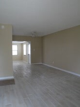 1014 Kenmore St in Deltona, FL - Building Photo - Building Photo