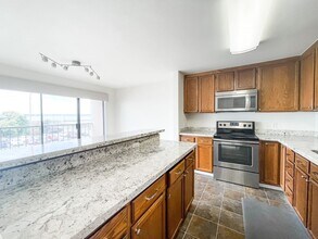 601 S 227th St in Des Moines, WA - Building Photo - Building Photo