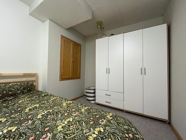 property at 468 Douglas Glen Pt SE