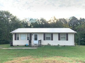 410 Cody St in Roxboro, NC - Building Photo