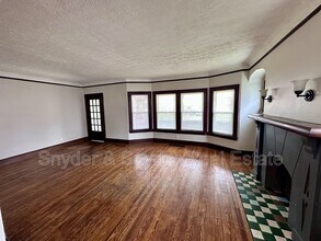 245-247 Oakdale Ave in Akron, OH - Building Photo - Building Photo