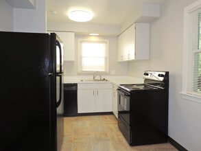 30115 Thomas St in Willowick, OH - Building Photo - Building Photo