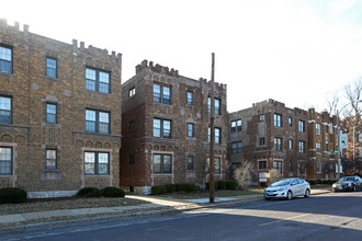 West Forest View in St. Louis, MO - Foto de edificio - Building Photo