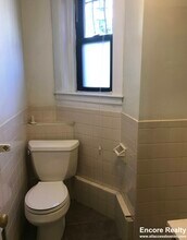 533 Newbury St in Boston, MA - Foto de edificio - Building Photo