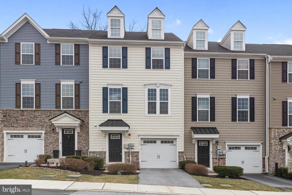 140 Mulberry Dr in Malvern, PA - Building Photo