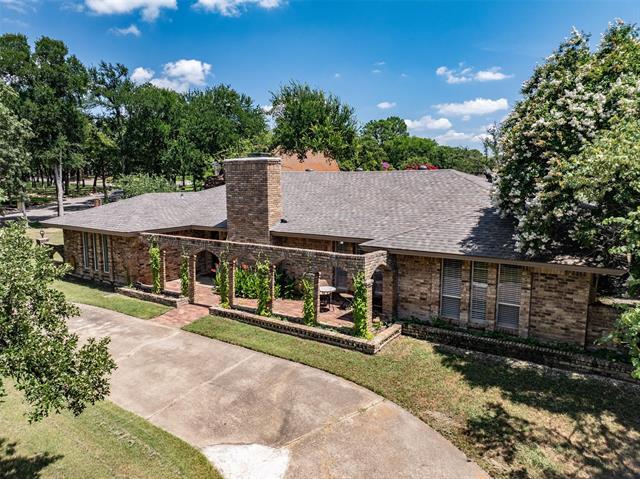 2016 Pembrooke Pl in Denton, TX - Building Photo