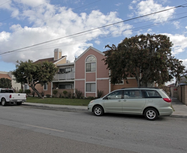 13862 Pine St in Westminster, CA - Building Photo - Building Photo