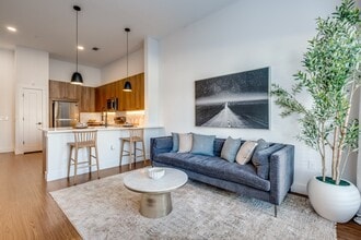 4600 Ross in Dallas, TX - Foto de edificio - Building Photo