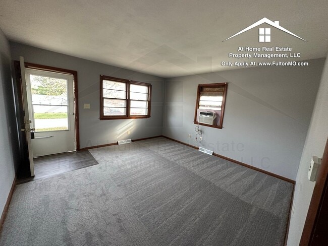 911 Castlewood Ave in Fulton, MO - Building Photo - Building Photo