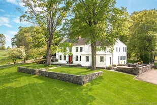 939 Black Rock Tpke in Easton, CT - Building Photo