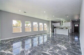 898 Rd 3556 in Cleveland, TX - Building Photo - Building Photo