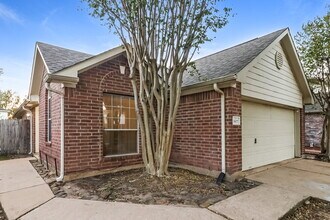6807 Highwind Bend Ln in Katy, TX - Foto de edificio - Building Photo