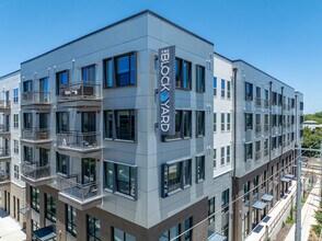 Bridge at the Blockyard in Austin, TX - Foto de edificio - Building Photo