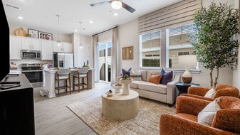 Yardly Ellenton in Palmetto, FL - Building Photo