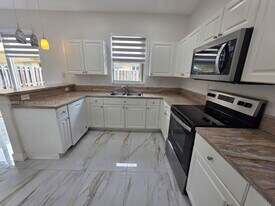 12822 SW 135th St in Miami, FL - Building Photo
