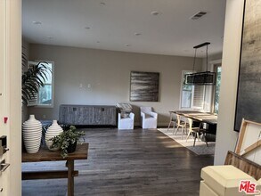 171 Scale in Irvine, CA - Building Photo - Building Photo