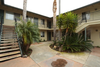 Park View Apartments in Vista, CA - Building Photo - Building Photo