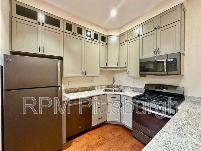 1222 Mimosa Wy in Pittsburgh, PA - Building Photo - Building Photo