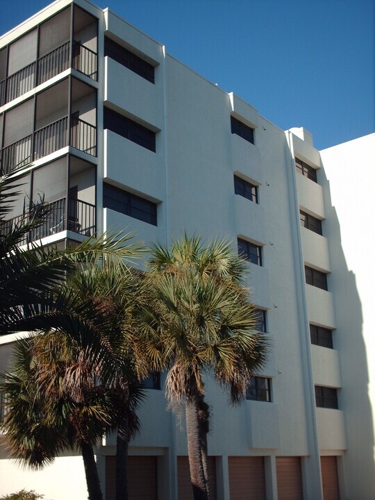 Blackburn Bay in Osprey, FL - Building Photo