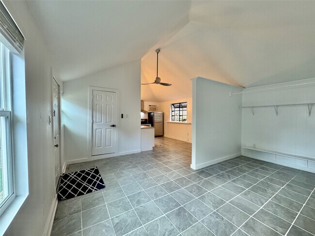 2413 Woodhead St in Houston, TX - Building Photo - Building Photo