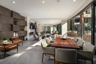 Accent in Los Angeles, CA - Foto de edificio - Building Photo