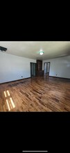 109 S Plum St in Newton, KS - Building Photo - Building Photo