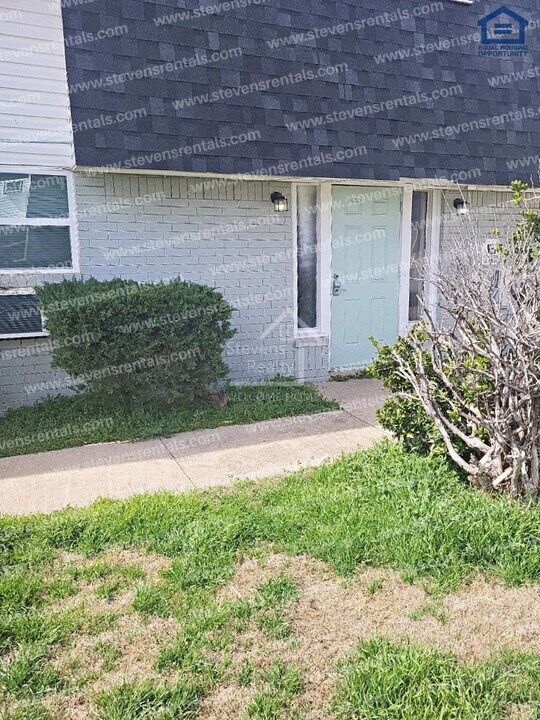 2110 NW Lindy Ave in Lawton, OK - Building Photo