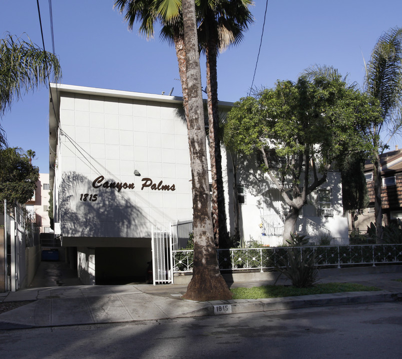 Canyon Palms in Los Angeles, CA - Foto de edificio