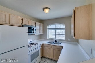 4500 W Lake Mead Blvd in Las Vegas, NV - Building Photo - Building Photo