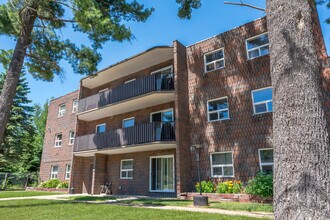 352 Dacey Rd in Sault Ste Marie, ON - Building Photo - Building Photo
