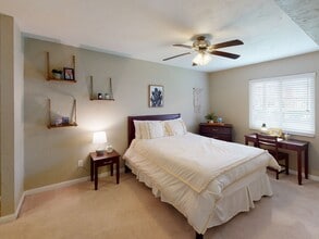 Seminole Flatts in Tallahassee, FL - Foto de edificio - Building Photo