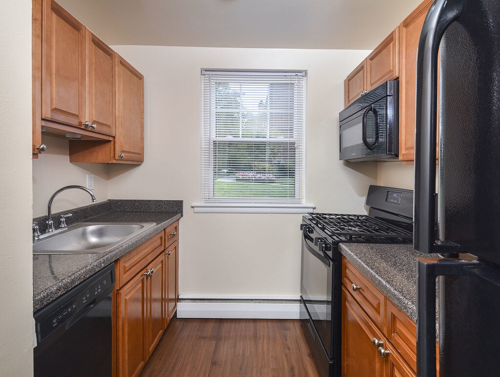 Rosemore Gardens Apartments in Glenside, PA