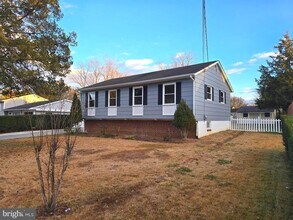 4813 Lawrence St in Alexandria, VA - Building Photo - Building Photo