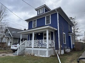 1528 Vermont Ave in Lansing, MI - Building Photo