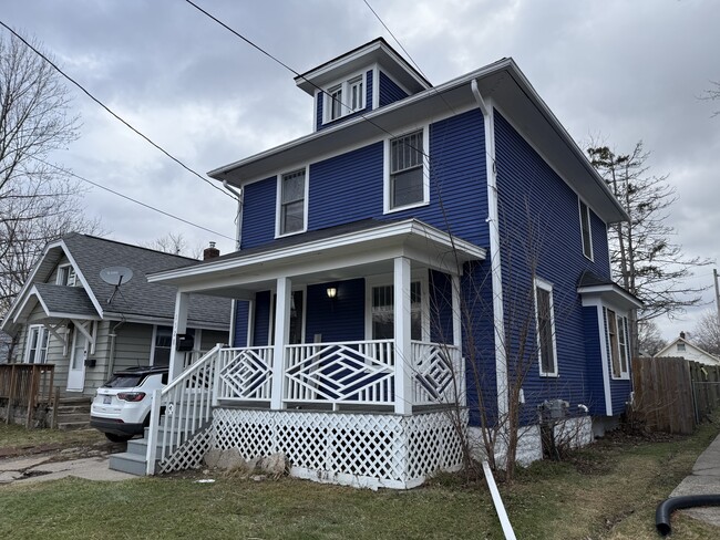 property at 1528 Vermont Ave