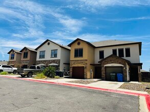 5812 Montevista Dr in Laredo, TX - Building Photo - Building Photo