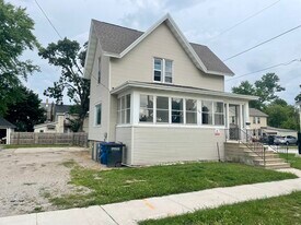 700 W Lincoln Ave in Oshkosh, WI - Building Photo